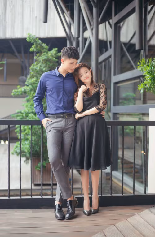 Dù vậy, cả hai đều phủ nhận và cho biết, sau khi đóng chung phim, họ trở thành đôi bạn thân. Midu còn chủ động khen Harry Lu là người dễ thương. Khi được nhắc tới chuyện tình cảm, hot girl cho rằng "mọi thứ đều phải do duyên số, tương lai như thế nào thì không thể nói trước được".