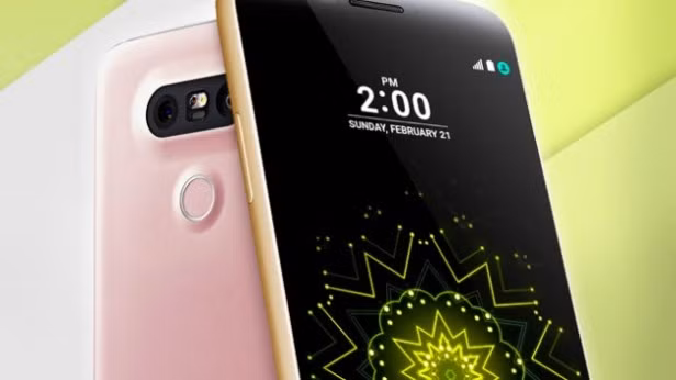 Thay vào đó sẽ là một màn hình phẳng LCD truyền thống, nhưng có độ phân giải khủng 4K, cho hiển thị vô cùng sắc nét. Ảnh: Trustedreview.