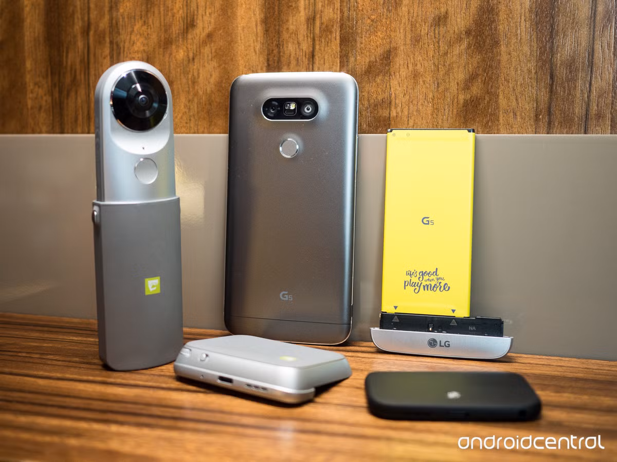 G6 của LG sẽ chạy phần mềm phiên bản Android 7.0 Nougat với nhiều cải tiến mới, trong đó có tính năng đa cửa sổ. Ảnh: Androidcentral.