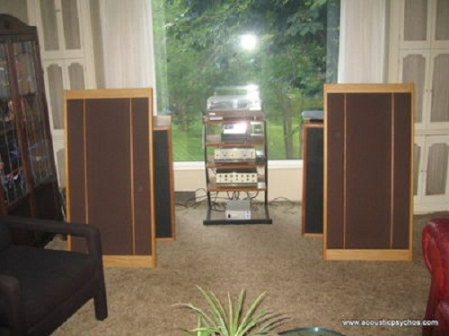 Đại diện của thế hệ loa tĩnh điện Mangnepan Magneplanar được người tiêu dùng ưa thích bởi nhiều mẫu mã và âm thanh khác nhau. Ảnh: Audiokarma Home.