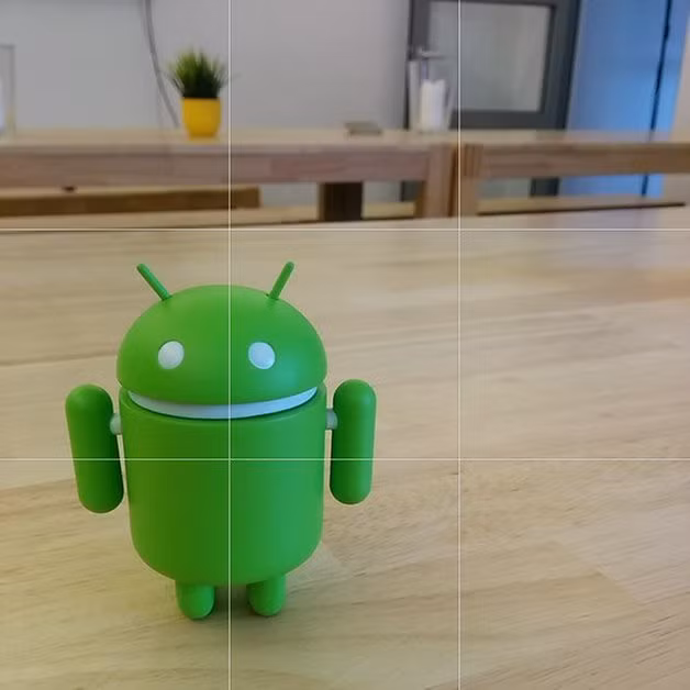 Quy tắc phần ba đơn giản nhưng sẽ là vô giá cho việc biến bức ảnh thành tuyệt tác. Chúng tạo nên bức ảnh với việc tưởng tượng khung hình được chia ra làm ba phần và chủ thể sẽ nằm ở bên trái hoặc bên phải chứ không phải ở trung tâm như thói quen cũ. Ảnh: Androidpit.