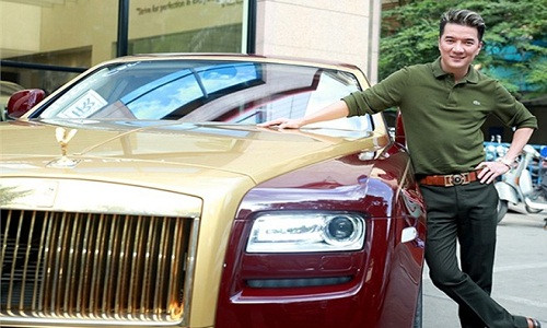Đàm Vĩnh Hưng mạnh tay tậu những chiếc xe hơi đắt đỏ, thuộc hàng xa xỉ trên thế giới. Ảnh: VTCNews.
