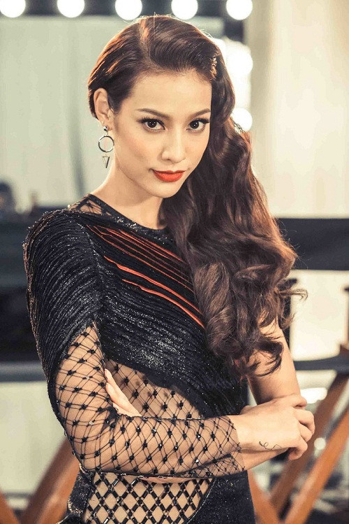 Chân dài đình đám The Face Lilly Nguyễn nói về người yêu tin đồn của Ngọc Trinh là tỷ phú Hoàng Kiều, 72 tuổi.