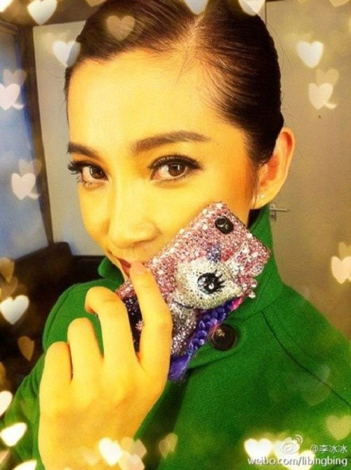 Phạm Băng Băng cũng là một tín đồ của nhà Táo. Ảnh: Weibo.