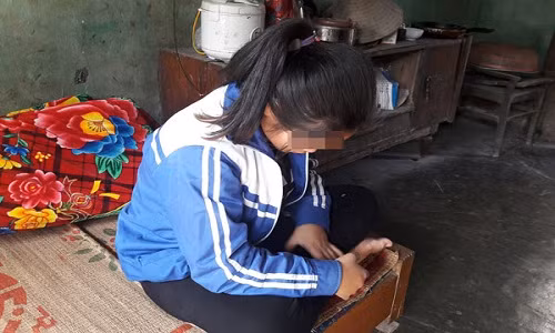 Cháu Thủy chuẩn bị sinh con ở tuổi 14. Ảnh: N.Hải