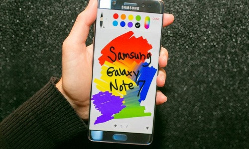 Có thể nói Samsung Galaxy Note 7 là chiếc điện thoại gây thất vọng nhất thế giới trong năm 2016. Ảnh: Cnet.