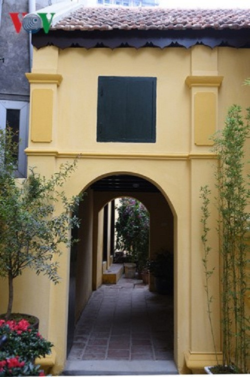 Sau này, ngôi nhà của ông Dương được tỉnh Hà Tây (cũ) lấy làm nhà lưu niệm Bác Hồ. Hai dãy nhà ngang được gia đình ông Dương xây dựng năm 1935, còn nhà chính 2 tầng được khởi công xây dựng năm 1941 và được hoàn thành năm 1942, đến nay kiến trúc ngôi nhà hầu như còn nguyên vẹn 3 gian, 2 tầng.