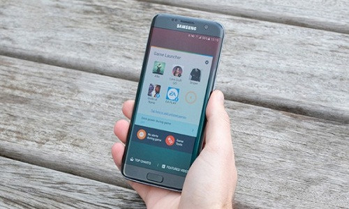 Hệ thống tản nhiệt bằng chất lỏng là một trong những tính năng mang tính đột phá trên Galaxy S7 edge giúp hệ thống linh kiện điện tử chạy trơn tru. Ảnh: Trusted Reviews.