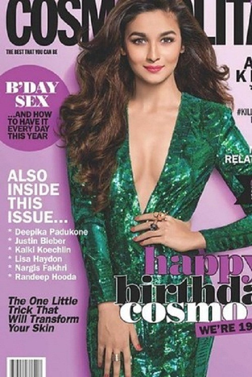 Nữ diễn viên Ấn Độ Alia Bhatt vô tình sở hữu đôi tay thảm họa trên bìa tạp chí Cosmopolitan India.