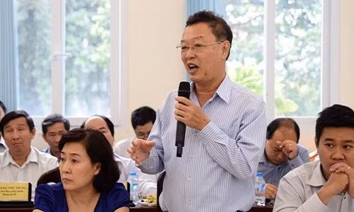 Ông Lê Văn Pha tại cuộc họp với Bí thư Thành ủy TP.HCM Đinh La Thăng sáng 13/12. Ảnh: T.D.