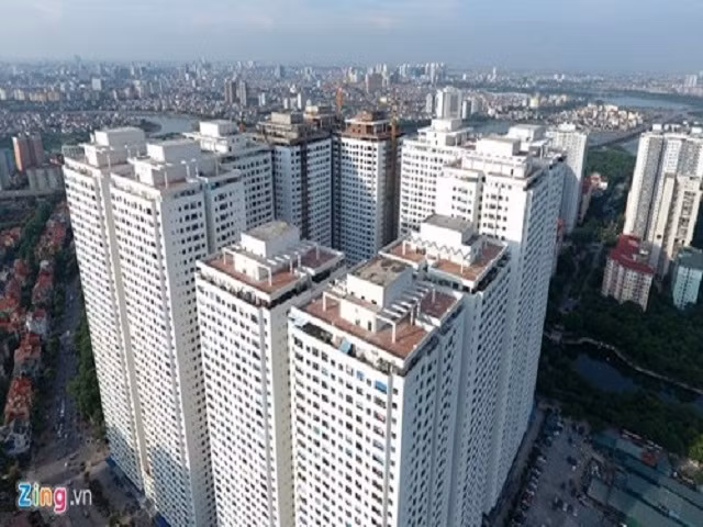 Hình ảnh những tòa chung cư giá rẻ ở Hà Nội của đại gia Lê Thanh Thản, nơi từng xảy ra nhiều vụ cháy nổ, thang máy hỏng, mất nước liên tục.