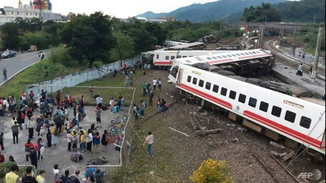 Trai nghiem kinh hoang cua hanh khach vu lat tau o Dai Loan-Hinh-2