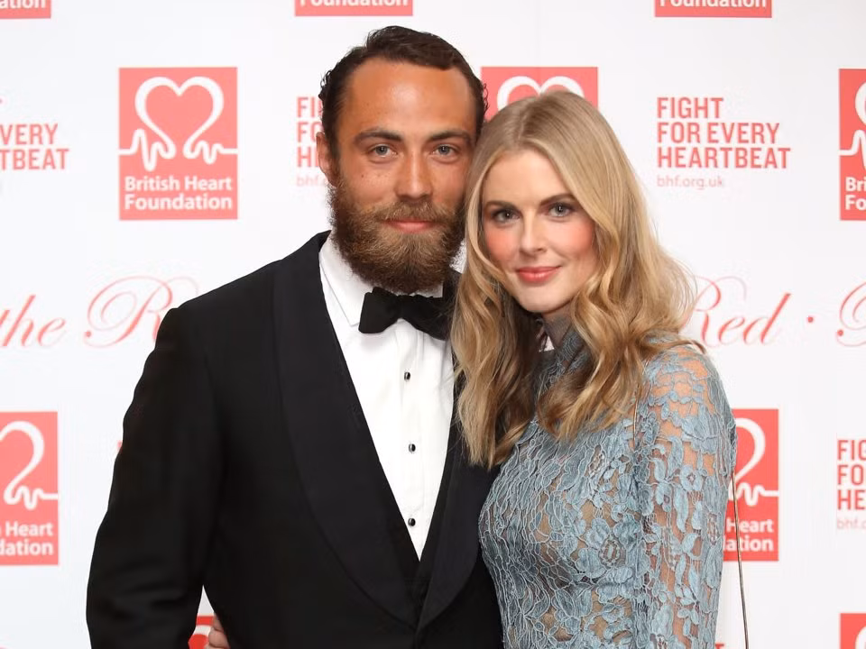 Cuoc song it nguoi biet cua em trai Cong nuong Kate Middleton-Hinh-11