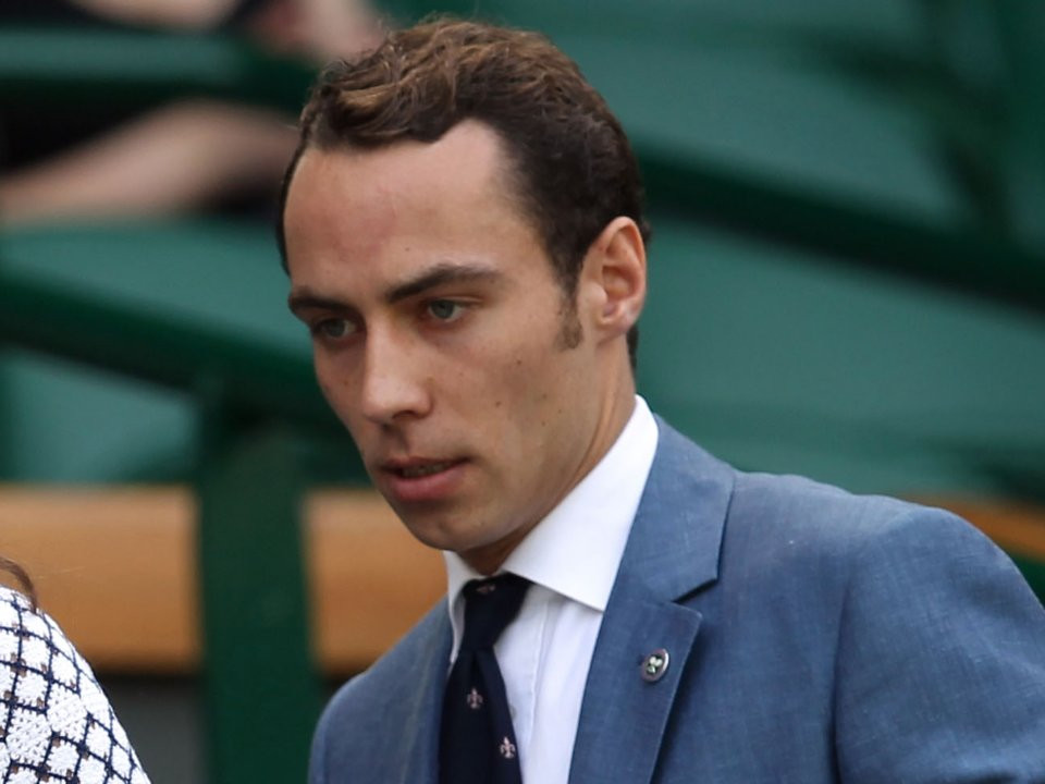James Middleton đã bỏ dở việc học tại trường Đại học Edinburgh sau một năm vì nghĩ rằng nó không phù hợp với mình.