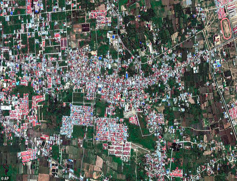 Kinh hoàng ngôi làng Indonesia bị “xóa sổ” sau thảm họa kép - Hình 3 Kinh hoang ngoi lang Indonesia bi “xoa so” sau tham hoa kep-Hinh-3