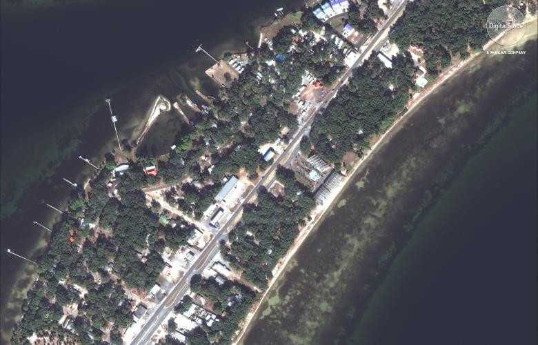 Hinh anh gay soc Florida truoc va sau sieu bao “quai vat” Michael-Hinh-7