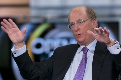 Ông Larry Fink, giám đốc điều hành của công ty BlackRock, cũng nằm trong danh sách 10 người quyền lực nhất nước Mỹ tính đến thời điểm hiện tại.