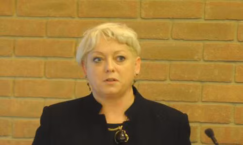 Dieu it biet ve Bo truong Chong tu tu dau tien cua Anh-Hinh-3