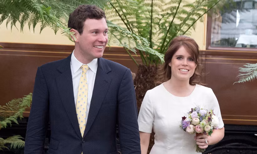 Công chúa Eugenie, cháu gái của Nữ hoàng Elizabeth, hiện là phó giám đốc của một phòng trưng bày nghệ thuật. Ảnh: Hello Magazine.