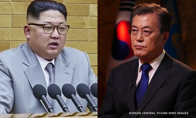 Ngoài ra, nhiều người cũng cho rằng hai Tổng thống Moon và Chủ tịch Kim Jong-un xứng đáng nhận giải vì nỗ lực chưa từng có của họ trong việc giảm căng thẳng tại bán đảo Triều Tiên. Ảnh: CNN.