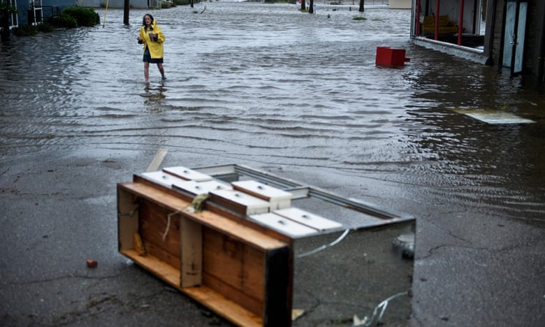 Sieu bao “quai vat” Michael tan cong, Florida chim trong bien nuoc-Hinh-3