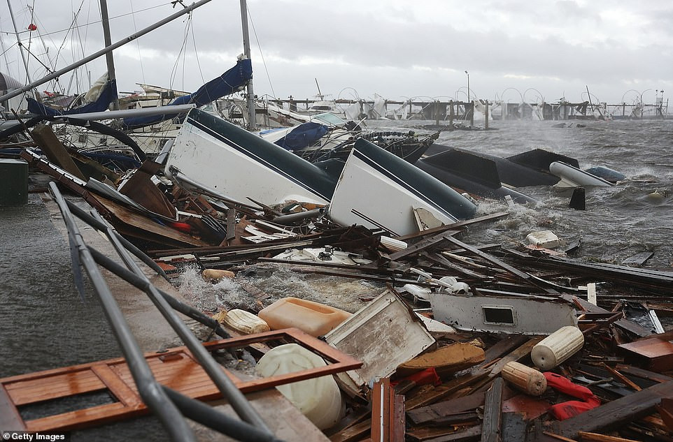 Sieu bao “quai vat” Michael tan cong, Florida chim trong bien nuoc-Hinh-11