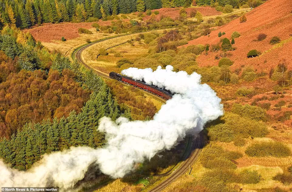 Người dân Anh đang tận hưởng những ngày thu cuối trước khi bước vào mùa đông lạnh lẽo. Ảnh: Phong cảnh thiên nhiên tuyệt đẹp vào mùa thu ở Yorkshire. (Nguồn ảnh: Daily Mail)
