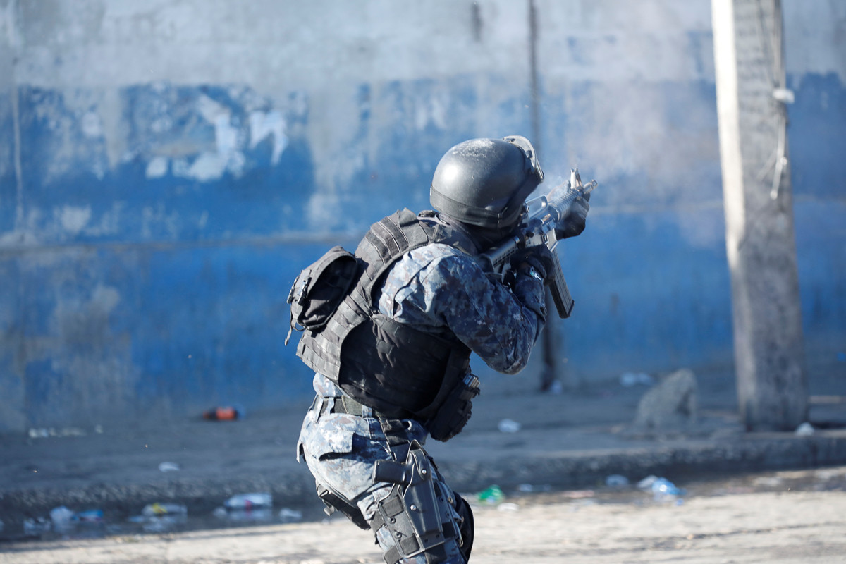 Được biết, một người biểu tình thiệt mạng ở trung tâm Port-au-Prince và 10 cảnh sát Haiti bị thương trong cuộc biểu tình chống tham nhũng ở Haiti những ngày qua.