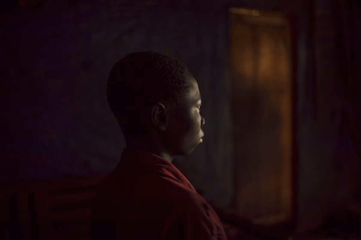 Nhoi long cuoc song “dia nguc” cua tre em Cong-go-Hinh-6