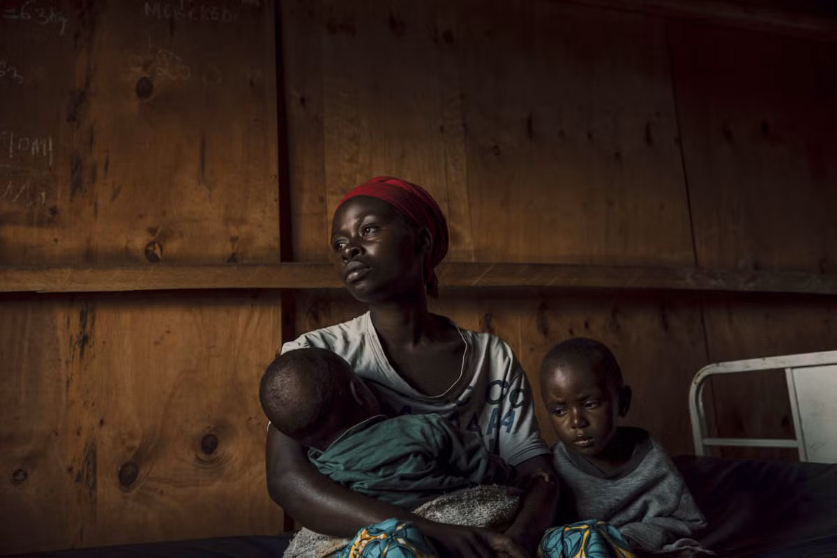 Nhoi long cuoc song “dia nguc” cua tre em Cong-go-Hinh-10