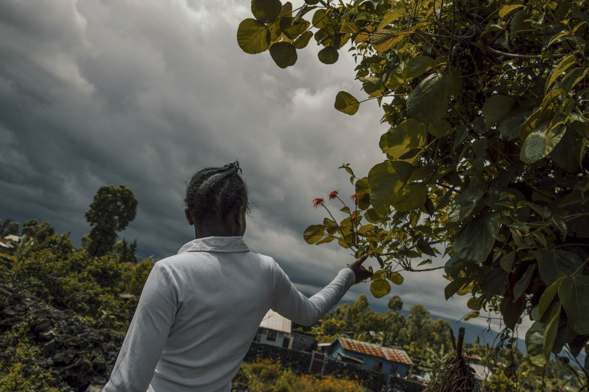 Nhoi long cuoc song “dia nguc” cua tre em Cong-go-Hinh-3