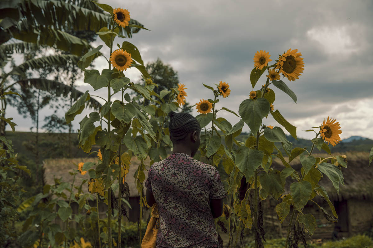Nhoi long cuoc song “dia nguc” cua tre em Cong-go