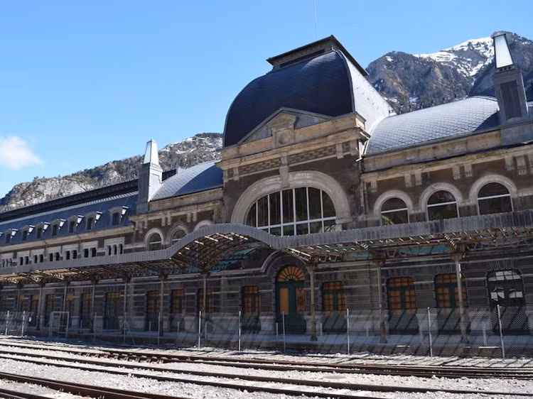 Tiec ngan ngo loat dia diem bo hoang noi tieng the gioi-Hinh-15