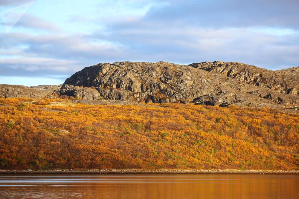 Vàng và đỏ dường như là màu sắc chủ đạo của mùa thu nước Nga. Mời độc giả xem thêm video: Những mùa thu đẹp nhất thế giới năm 2013 (Nguồn: VTC14)