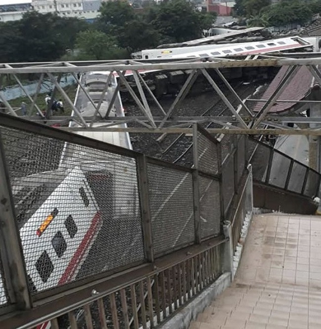 Theo CNA, nhiều vụ tàu hỏa trật đường ra đã xảy ra ở Đài Loan trong những năm gần đây. Ảnh: Twitter.