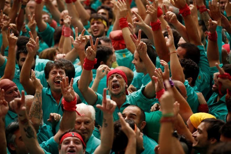 Ngoan muc cuoc thi xay thap nguoi doc dao o Tay Ban Nha-Hinh-13