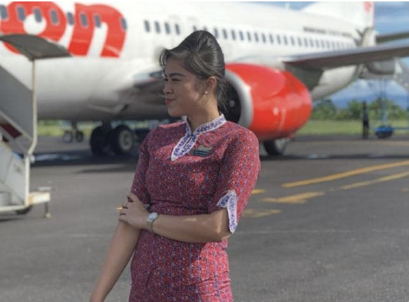 Nữ tiếp viên hàng không Mery Yulyanda cũng làm việc trên chuyến bay định mệnh này trong ngày vụ tai nạn xảy ra. Ngoài ra còn có các đồng nghiệp của cô là Alviani Hidayatul Solikha, Damayanti Simarmata, Deny Maula, Citra Noivita Anggelia và Shintia Melina. Ảnh: Supplied.