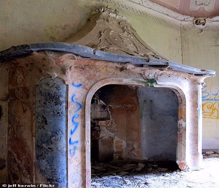 Ám ảnh ngôi biệt thự “ma” và kỳ án không có lời giải ở Italy - Hình 10 Am anh ngoi biet thu “ma” va ky an khong co loi giai o Italy-Hinh-10