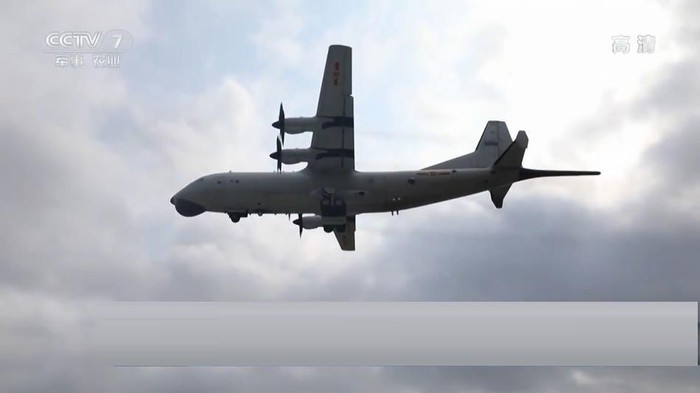 Mẫu máy bay săn ngầm này của Hải quân Trung Quốc được trang bị 4 động cơ turboprop WJ-6C với 6 cánh quạt cho tốc độ tối đa 660km/h, tốc độ hành trình 550km/h.