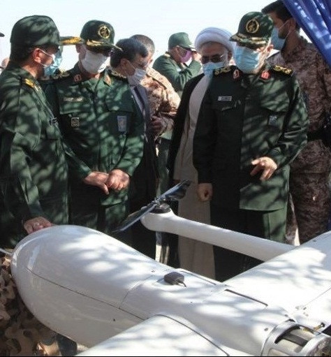 "Ngày nay, tất cả các UAV Iran sử dụng đều được sản xuất hoàn toàn trong nước và không có bộ phận nào phải nhập khẩu. Chúng là một phần quan trọng giúp chúng tôi đối phó kẻ thù", Tư lệnh Iran khẳng định.