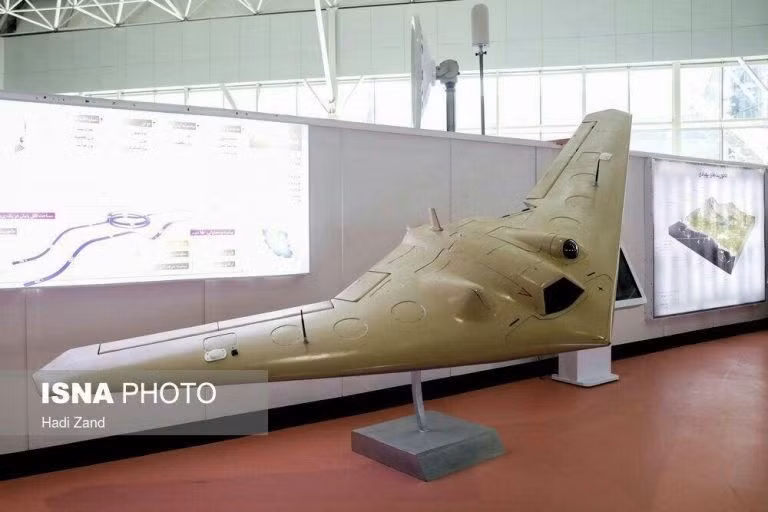 Tư lệnh Iran nhắc lại việc IRGC phóng thành công vệ tinh quân sự đầu tiên của Iran, Nour 1 (Ánh sáng 1) vào quỹ đạo vào tháng 4, và nhấn mạnh "hiện nay, chúng ta có thể quan sát bất kỳ điểm nào trên thế giới mà chúng ta muốn nhờ vệ tinh này trên độ cao 430 km”.