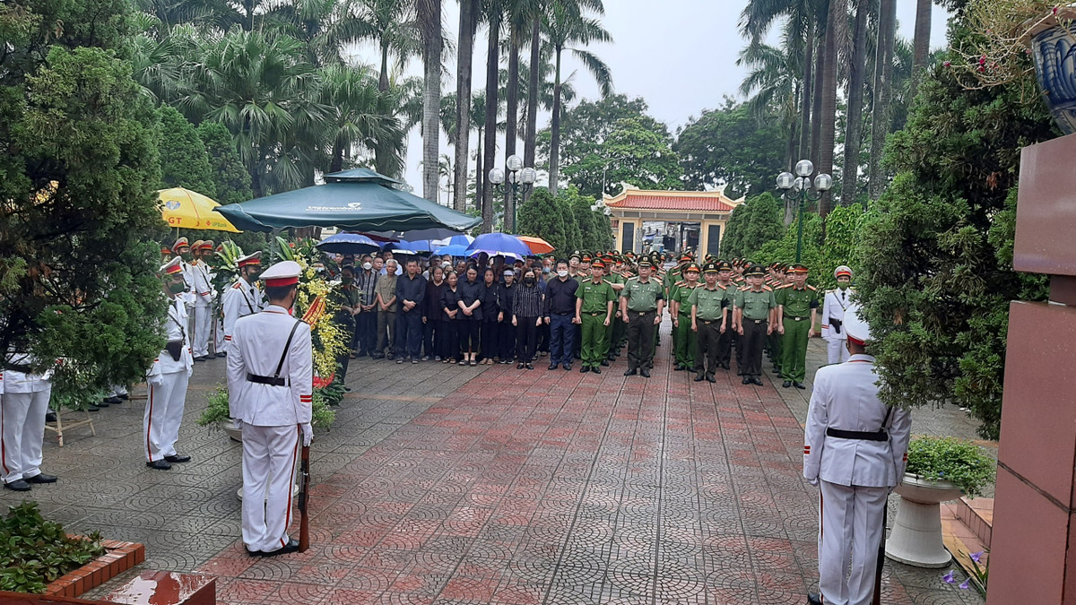 Bộ trưởng Bộ Công an quyết định thăng cấp bậc hàm vượt cấp đối với 3 đồng chí...