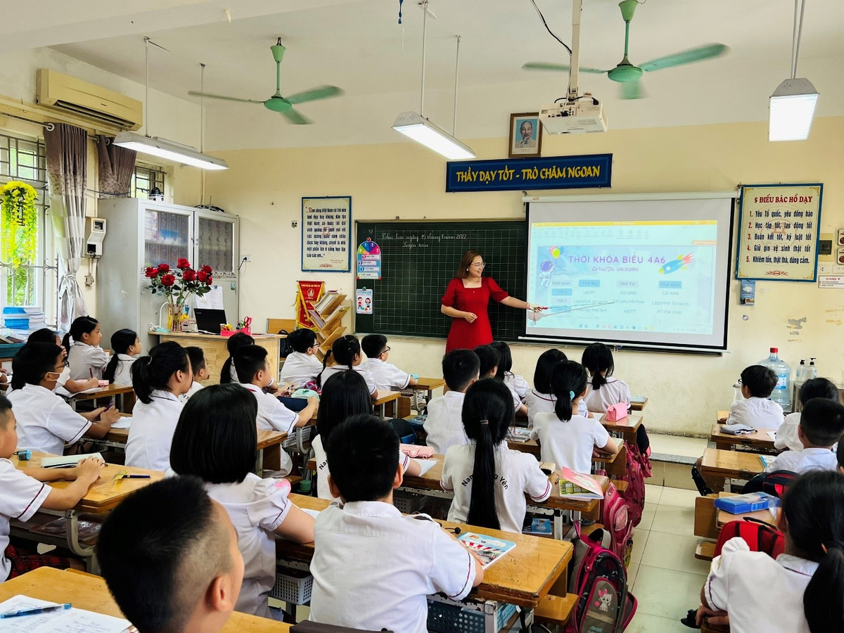 Co giao 9X Ha Noi tam huyet voi su nghiep trong nguoi