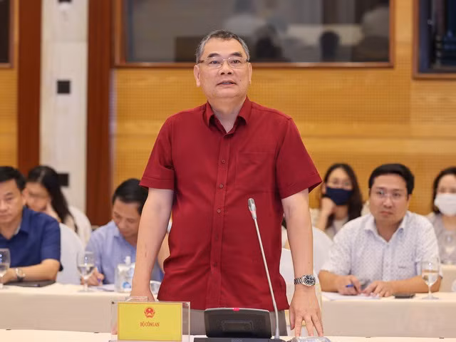 Bo Cong an noi gi ve ho chieu moi cua Viet Nam bi mot so nuoc chua cong nhan?