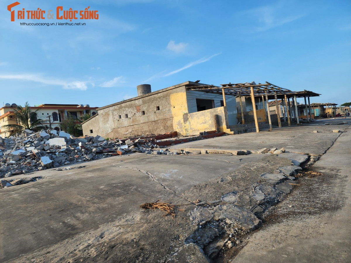 “Tình hình tội phạm hình sự, tệ nạn xã hội, nhất là tệ nạn mại dâm tại Khu du lịch biển Quất Lâm còn diễn biến phức tạp, gây tiếng “xấu”, ảnh hưởng đến an ninh trật tự, gây bất bình trong nhân dân”, báo cáo của Công an tỉnh Nam Định khi đó nhận định.