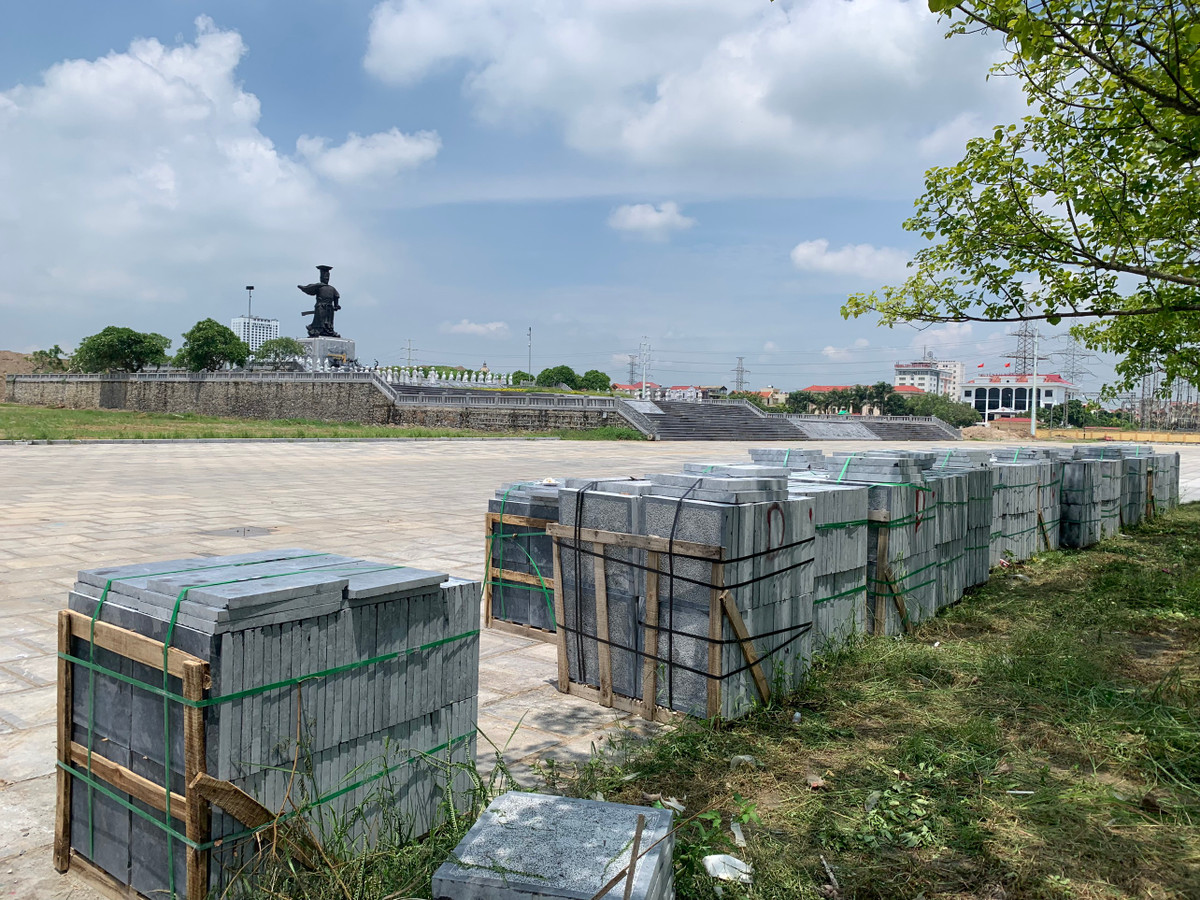 Sau khi điều chỉnh dự án, chủ đầu tư cũng tiến hành xây dựng xong hạng mục đường hầm vào năm 2015 và tiếp tục giải phóng mặt bằng các hộ dân ở dọc bên đường quốc lộ 1A nằm trong dự án.