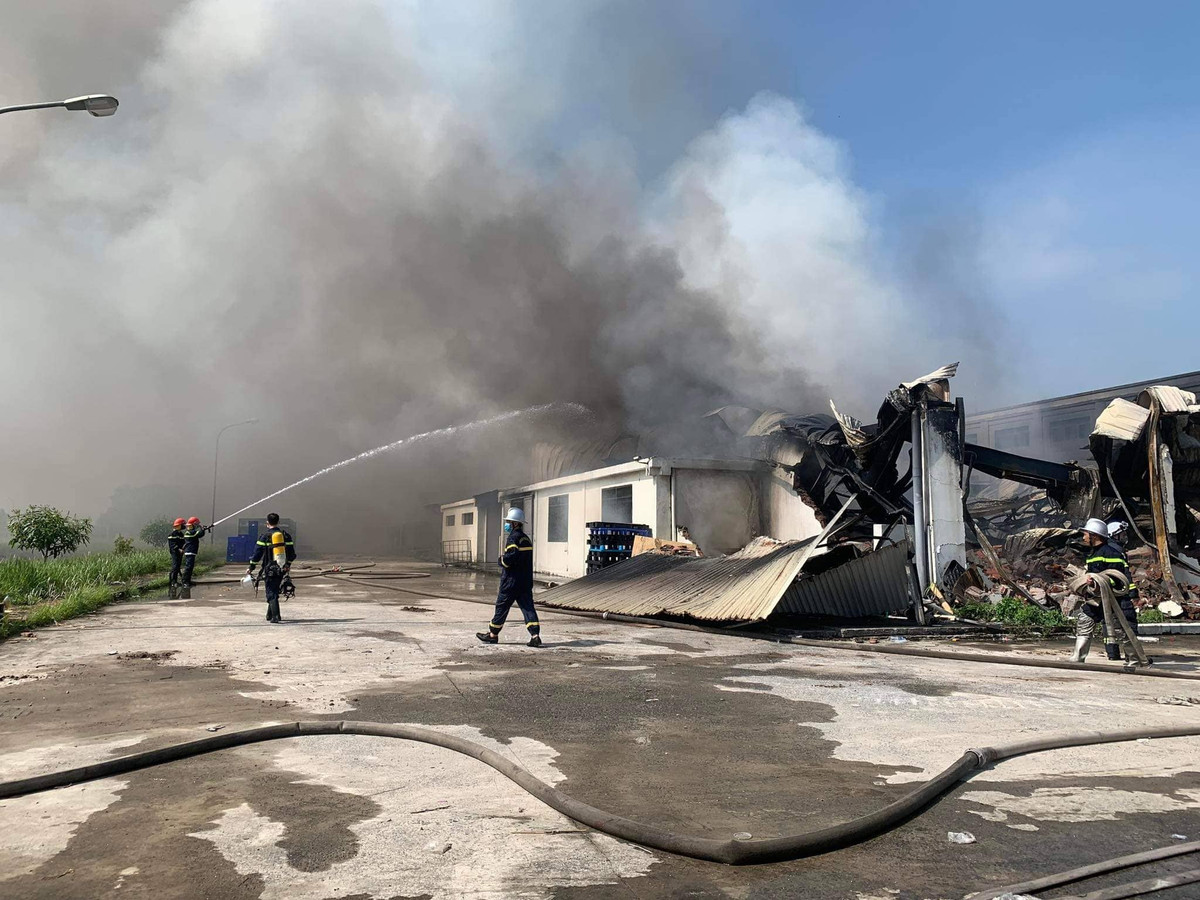 Khoảng 06h12 ngày 08/8/2022 xảy ra cháy tại khu vực nhà xưởng, kho thuộc Công ty TNHH hệ thống năng lượng tại Việt Nam. Địa chỉ: Lô 13 Khu công nghiệp Quang Minh, thị trấn Quang Minh, huyện Mê Linh, thành phố Hà Nội.