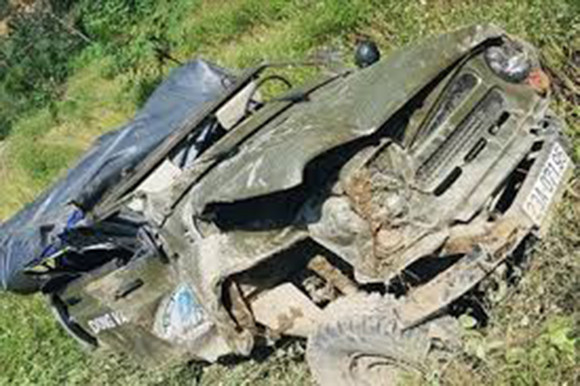 Theo thông tin từ Cục CSGT, phương tiện xảy ra tai nạn là xe Uaz sản xuất năm 1990, hạn đăng kiểm đến 26/1/2021. Lái xe Sùng Mí Quả có giấy phép lái xe hạng C. có giá trị đến 14/6/2022. 