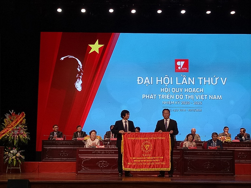 Ong Tran Ngoc Chinh tiep tuc duoc bau lam Chu tich VUPDA khoa V nhiem ky 2020-2025-Hinh-2