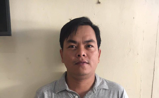 Nhân viên dùng mật mã để tính tiền phí dịch vụ. Đối với khách thuê phòng hát karaoke bình thường, quán tính giá như niêm yết và hóa đơn thanh toán ghi tên phòng thêm chữ "A". Khách thuê phòng để sử dụng ma túy phải trả phụ thu 200.000 đồng một giờ và trên hóa đơn ghi chữ "B". Trường hợp khách sử dụng bàn DJ và nhân viên chỉnh âm lượng thì thu thêm 400.000 đồng mỗi tiếng. Nhóm khách VIP này được bố trí chơi ở tầng hầm và lầu 3, 4, 5.